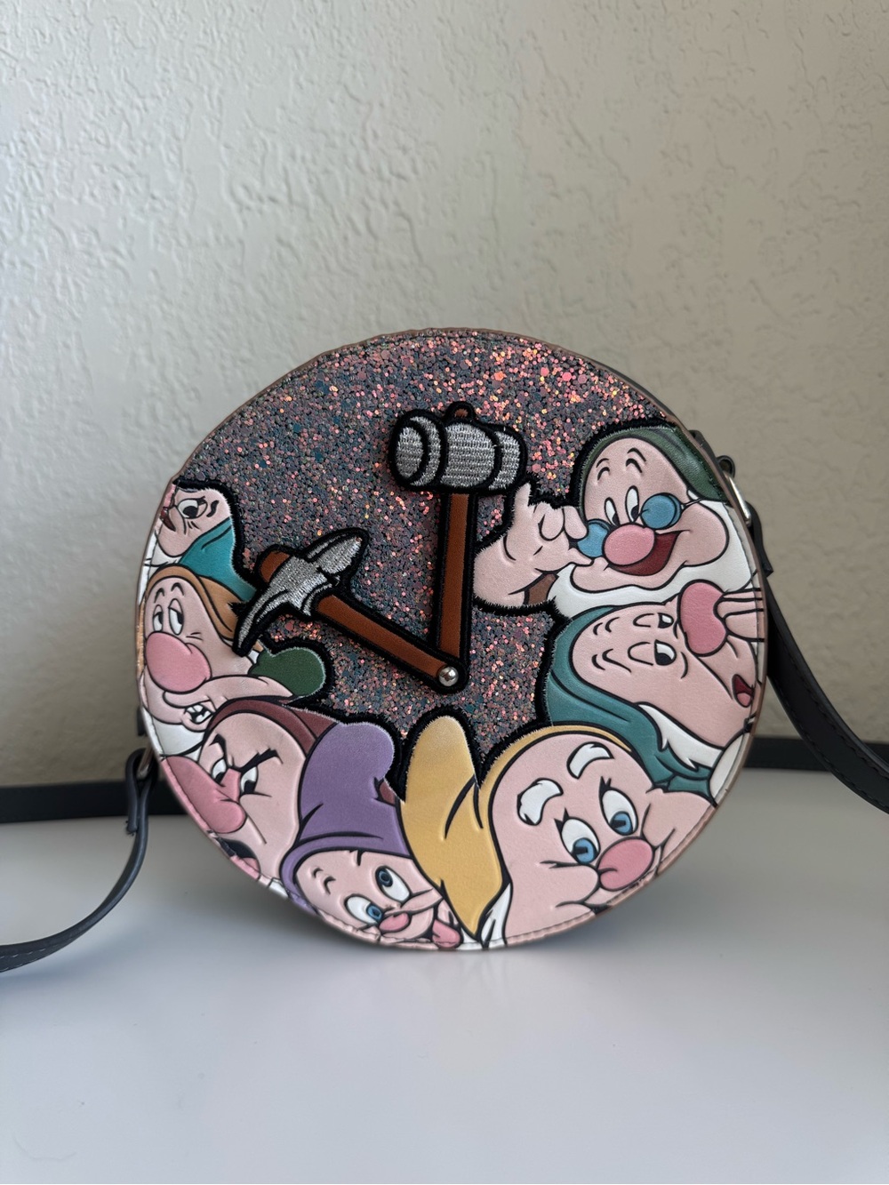 Danielle Nicole Seven Dwarfs Clock Snow White Crossbody bag